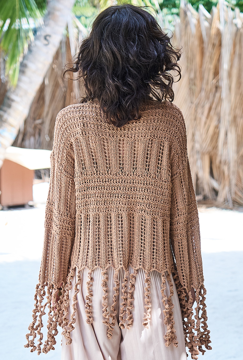 Modellansicht Bild 6: Verspielter Sommerpulli mit Häkelfransen