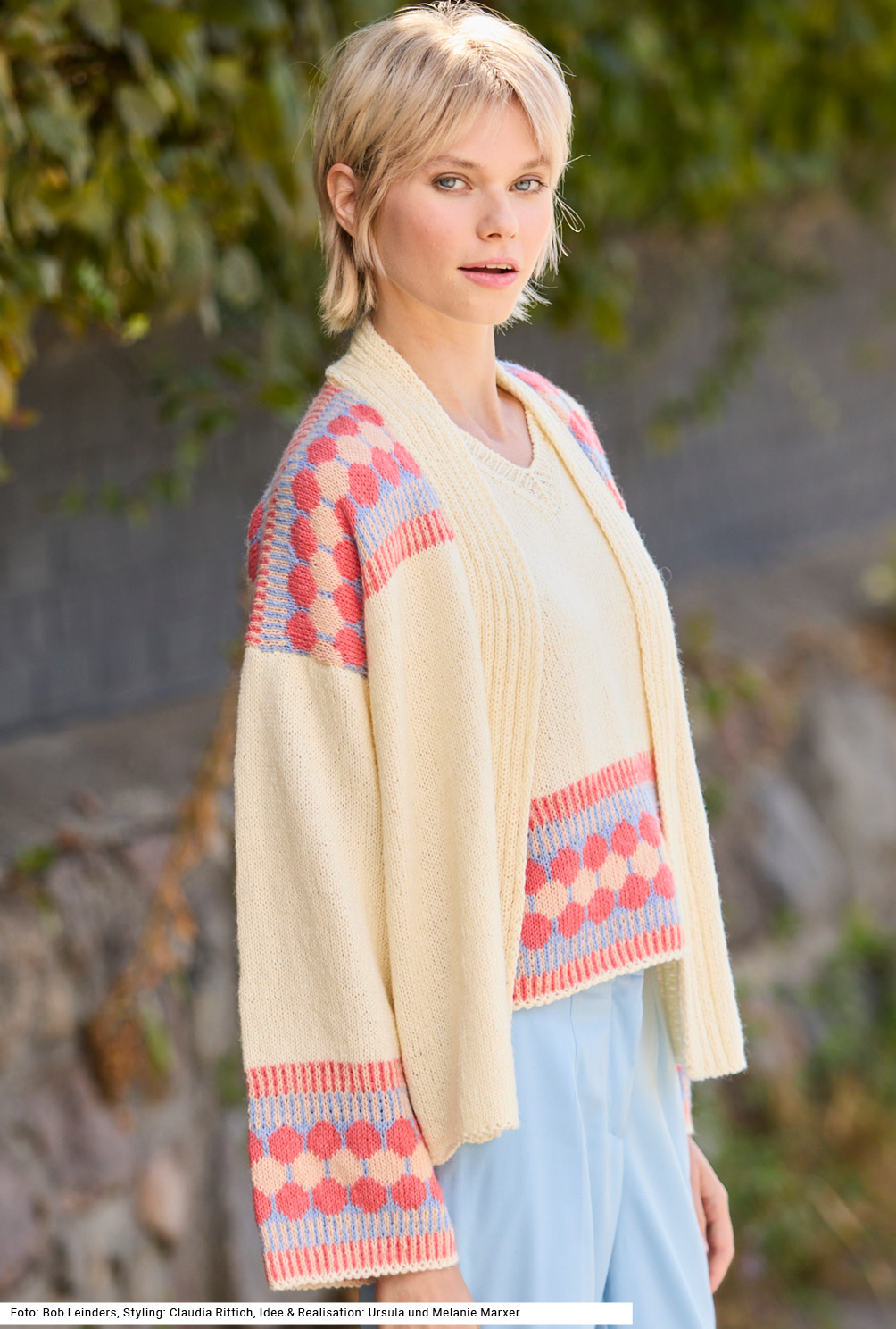 Modellansicht Bild 5: Jacke und Kurzarmpulli