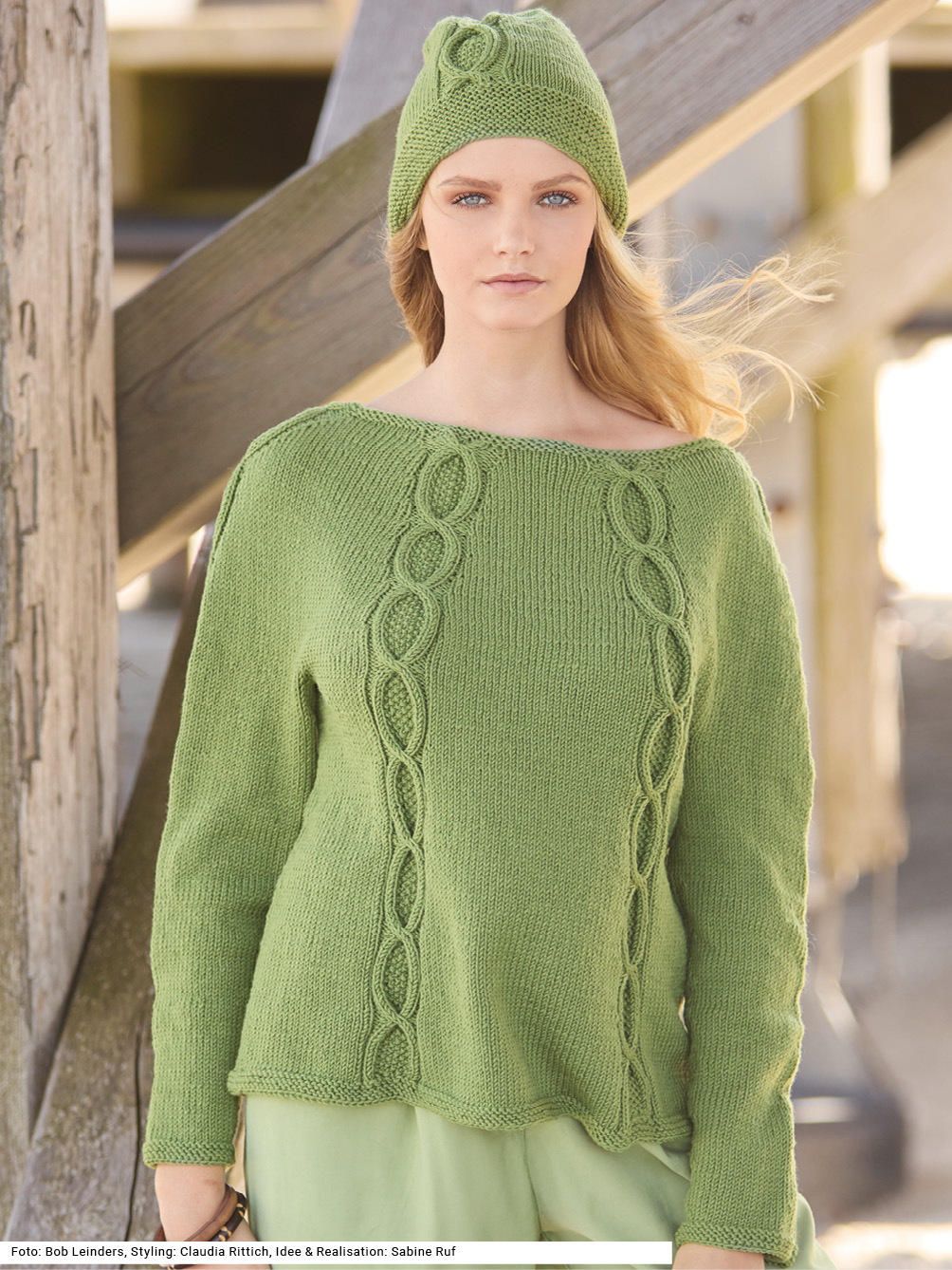 Modellansicht Bild 1: Topdown-Pulli und Mütze