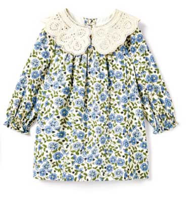 Modisch geblümtes Kleid mit Spitzenkragen, langen Ärmeln, liebevoll handgemacht. Florales Muster in Blau-Grün.