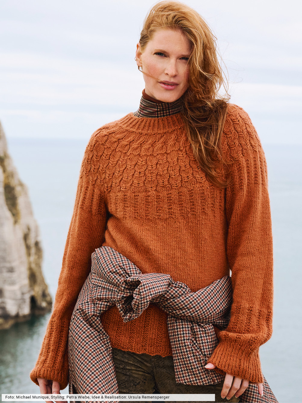 Modellansicht Bild 1: Pulli mit Rundpasse
