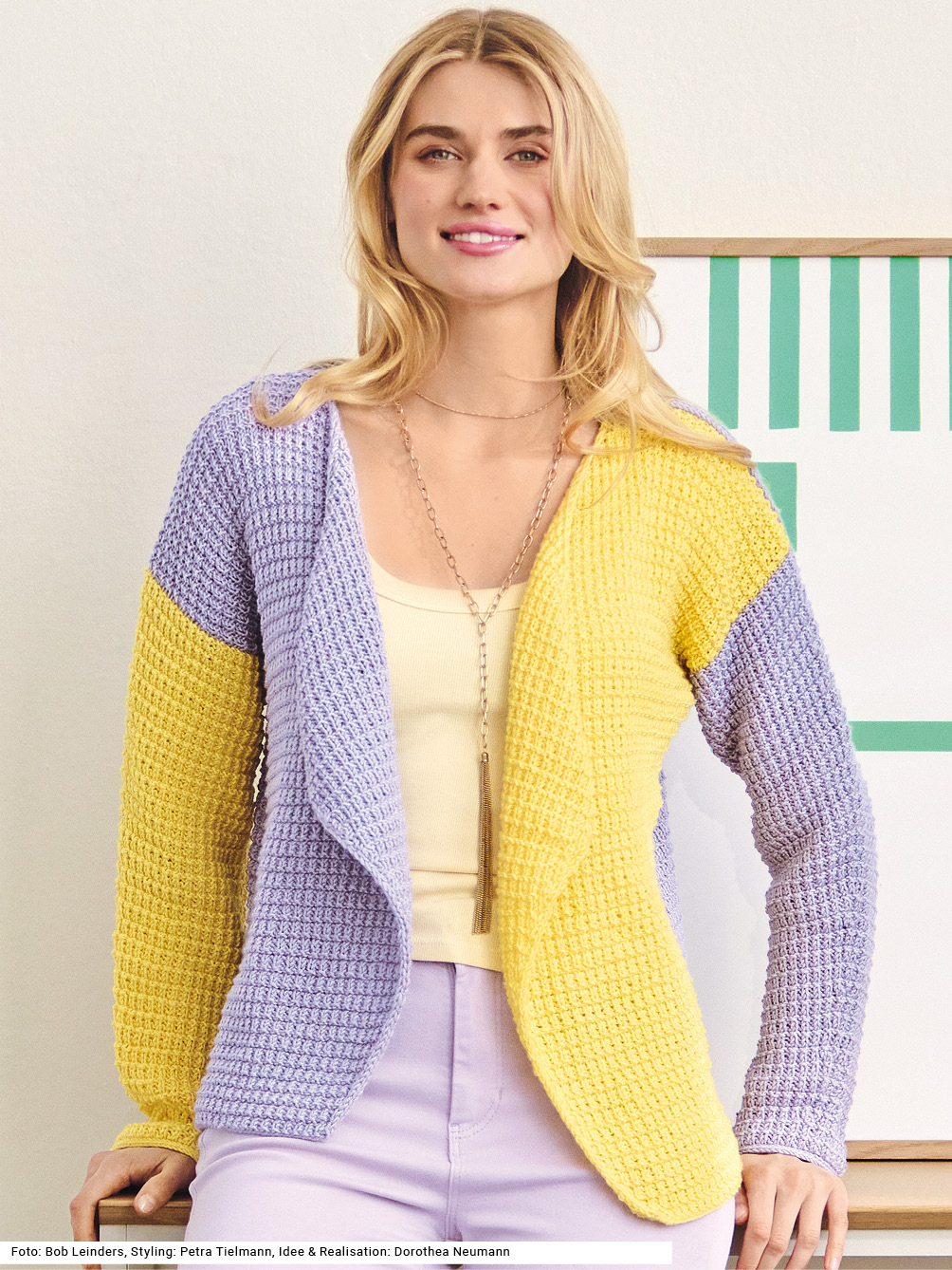 Modellansicht Bild 1: Zweifarbige Jacke