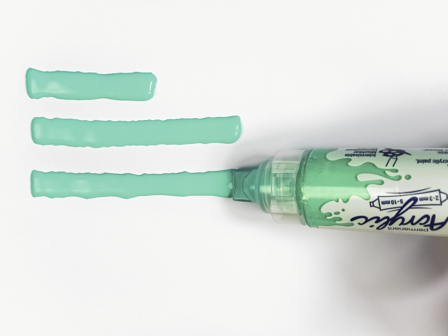 Mintgrüne Farbe, gleichmäßig verteilt. Kreativ, modisch, geeignet für DIY-Projekte.