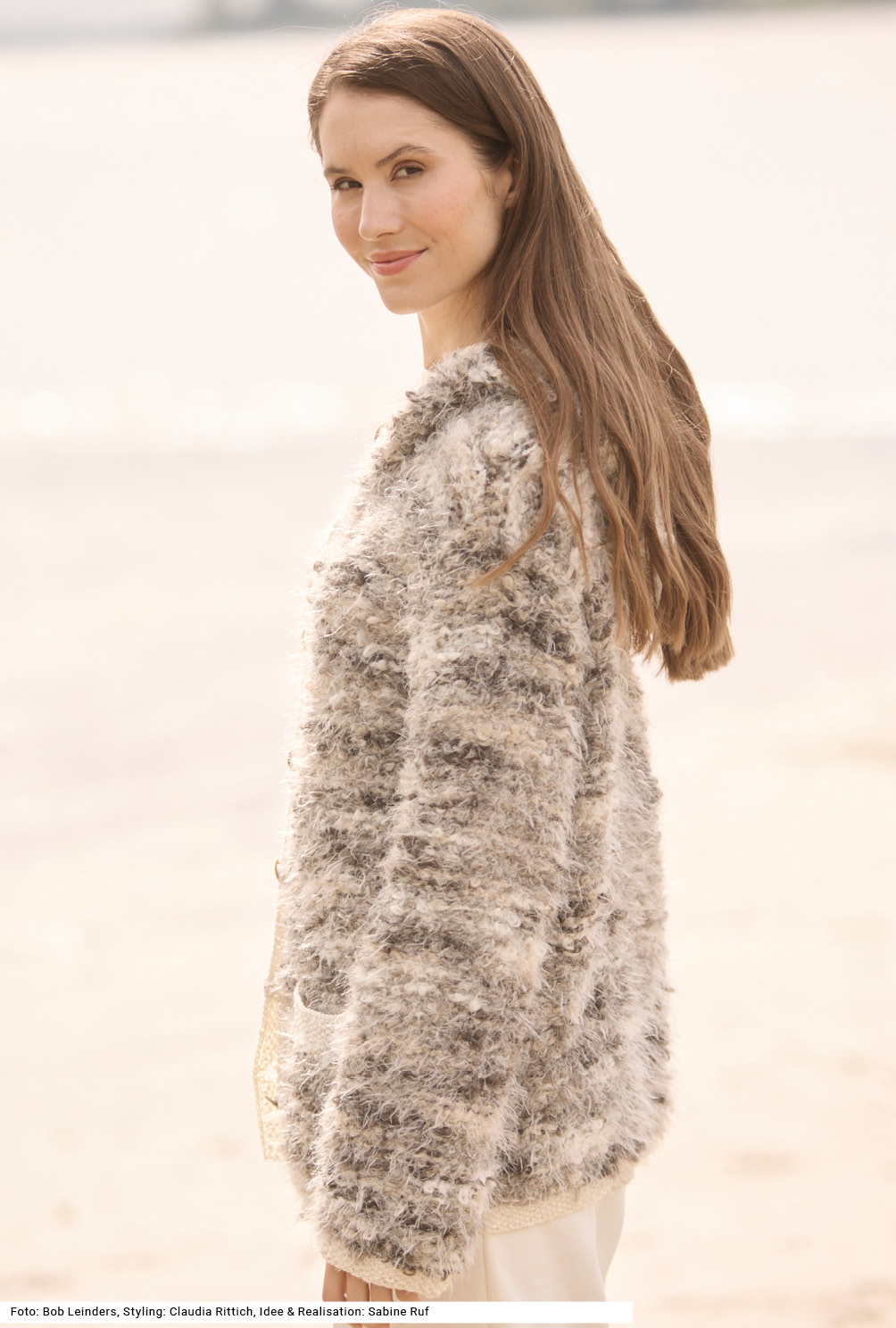 Modellansicht Bild 3: Jacke mit Kapuze