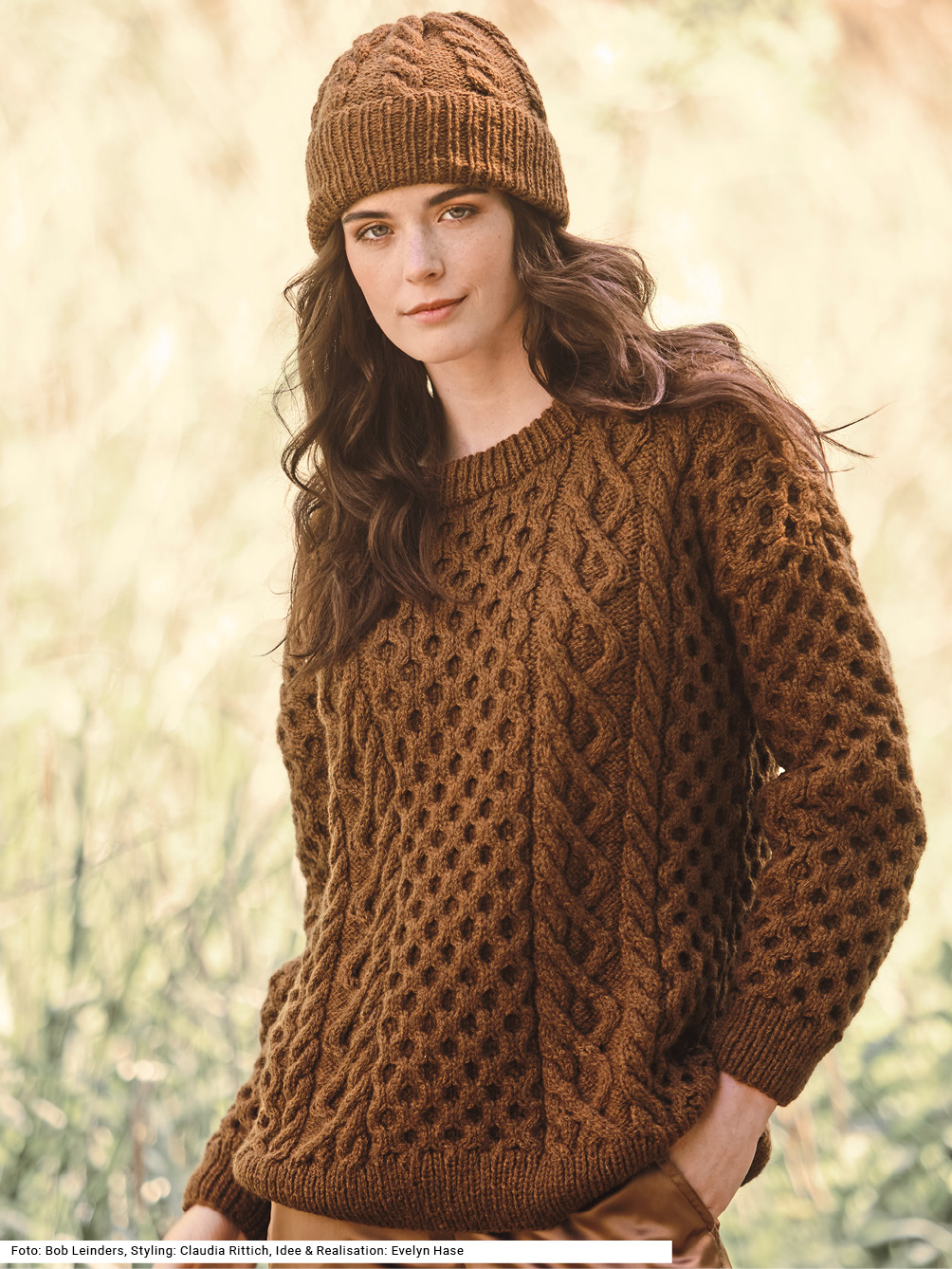 Modellansicht Bild 1: Pulli und Mütze mit Aranmustern