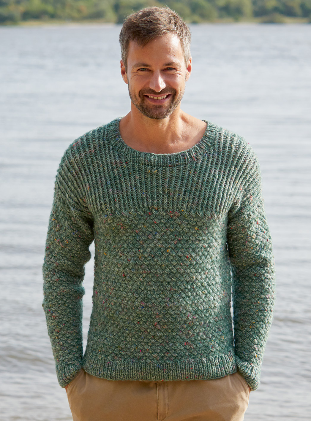 Tweedpulli mit Flechtmuster Modellansicht Bild 1: Tweedpulli mit Flechtmuster