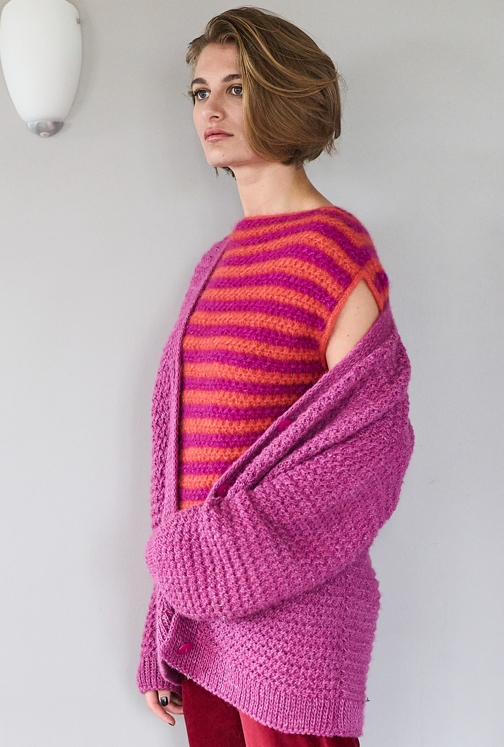 Modellansicht Bild 2: Jacke und Top in Leuchtfarben