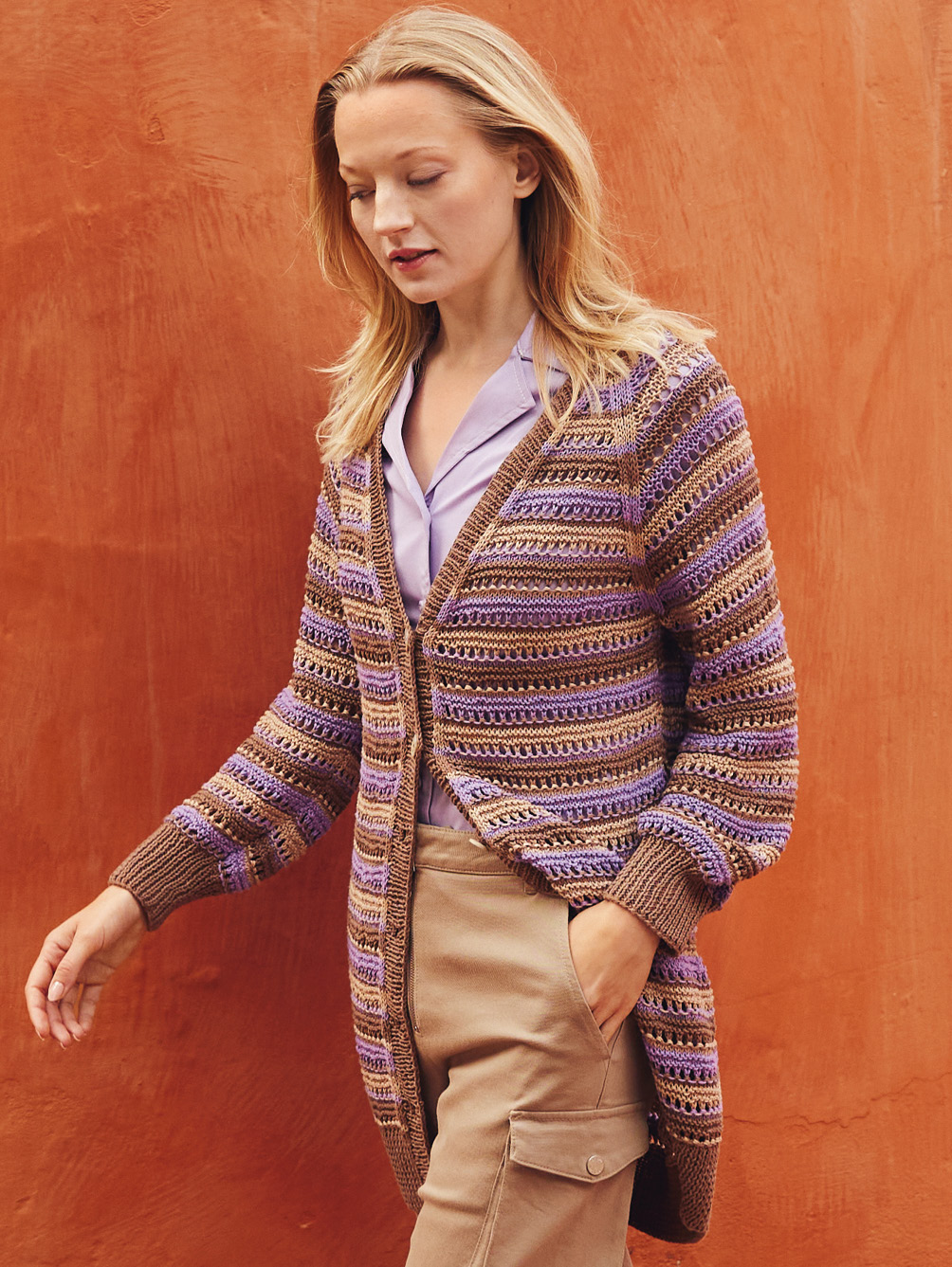 Modellansicht Bild 1: Gestreifte Longjacke