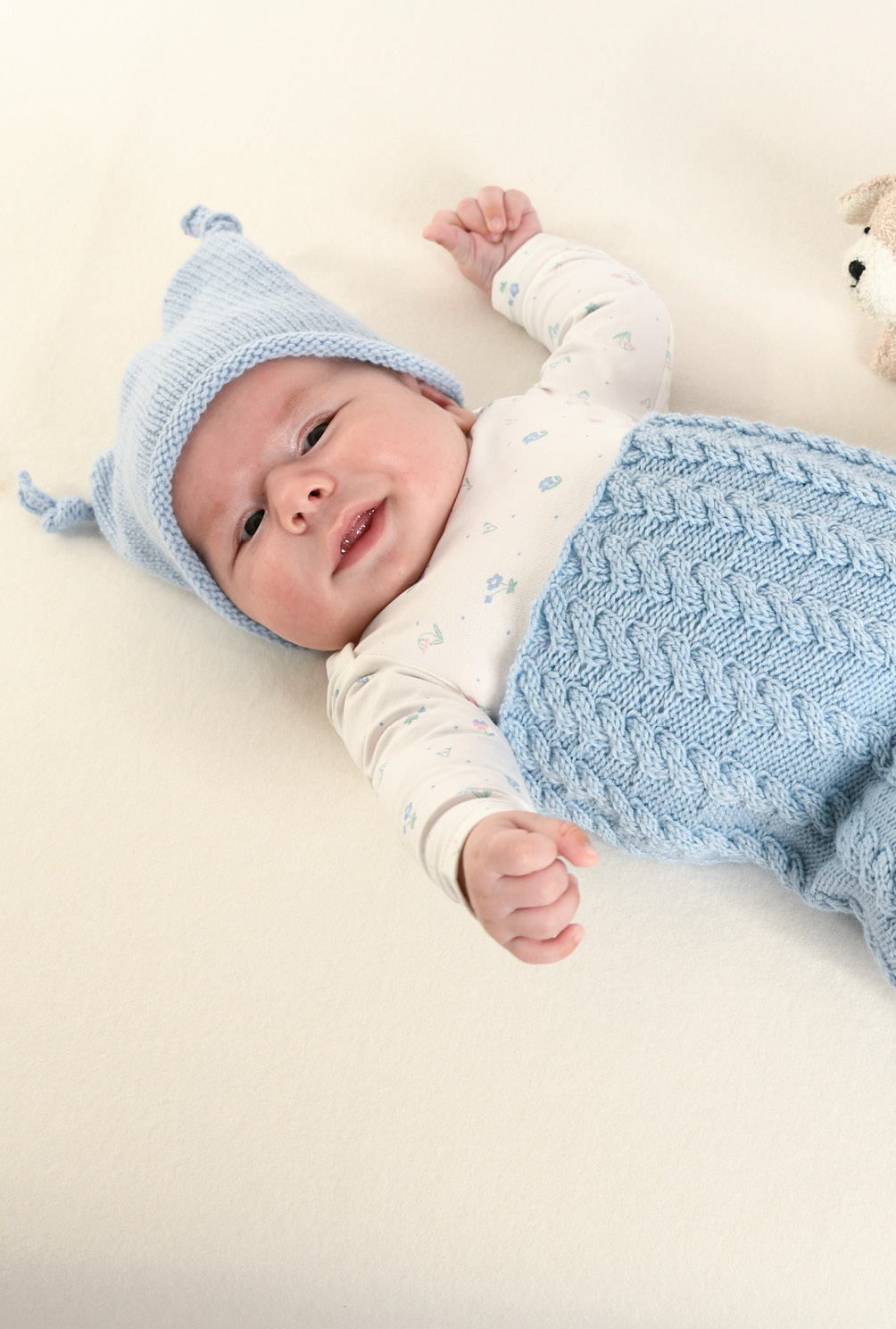 Anleitung: Strick-Set aus Pucksack, Mütze und Schuhen in Hellblau und Rosa  fürs Baby