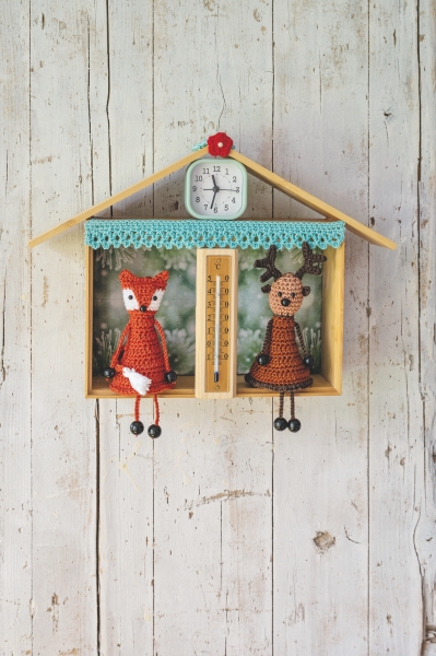 Häkeltiere modern: Fuchs in Rot/Weiß, Hirsch in Braun, handgemacht, stilvoll, mit integriertem Thermometer/Barometer.