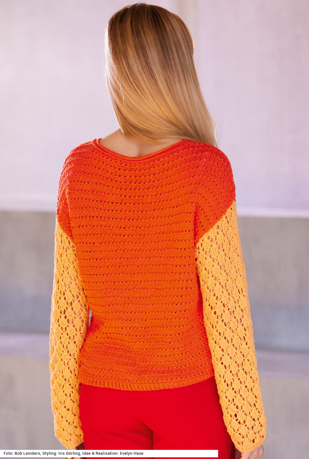 Pulli mit Ajour- und Querrippenmuster in Orange und Korallenrot