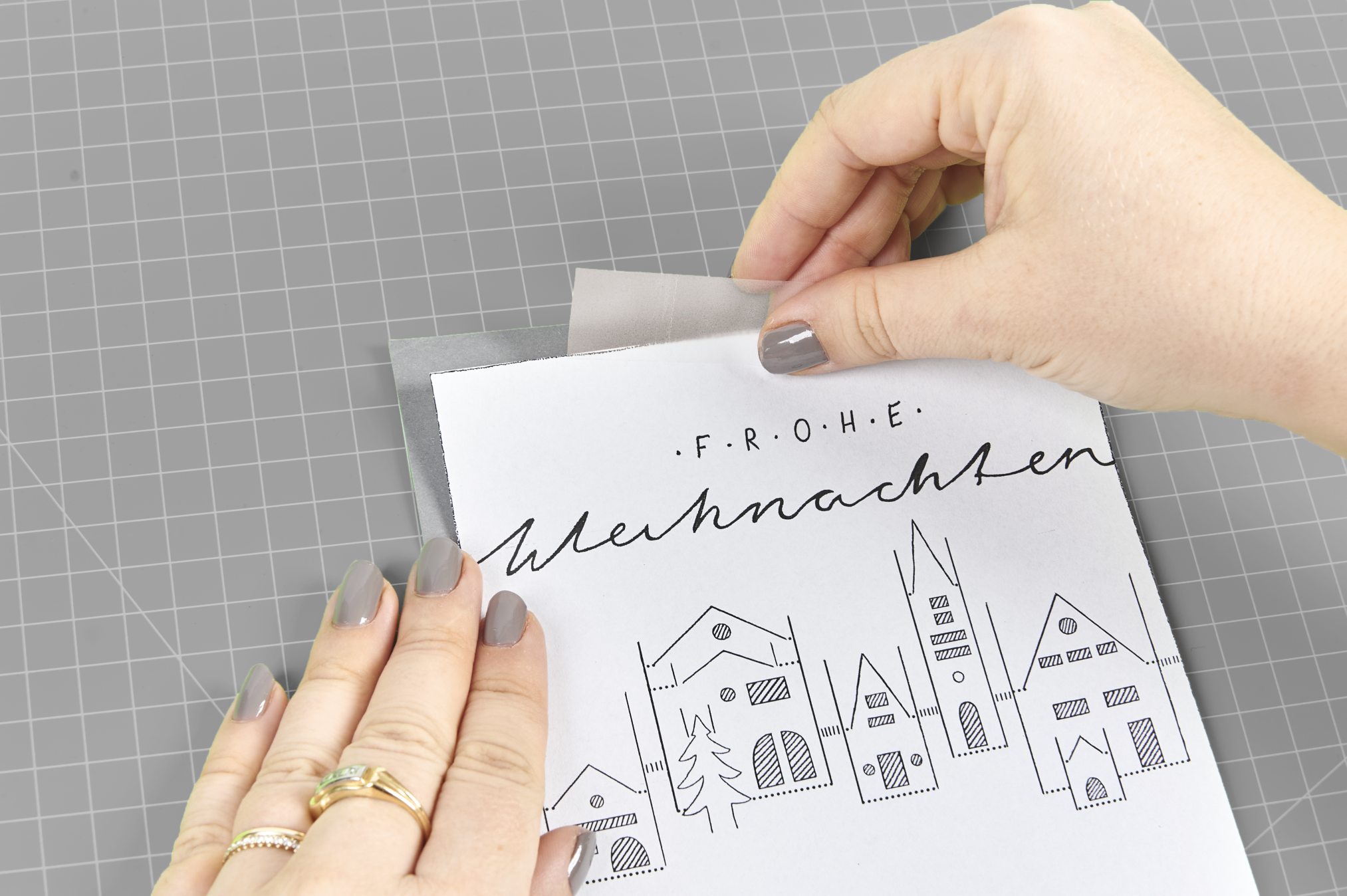 Handgemachte Karte, schwarz-weiße Zeichnung, filigraner Schriftzug, minimalistisch, kreatives Design, selbstgemacht.
