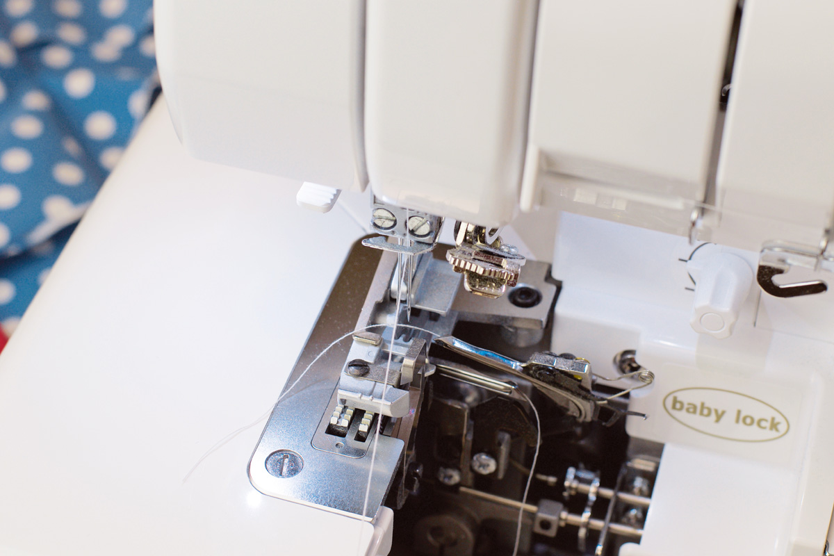 Präzise Nähmaschine, perfektioniert DIY-Projekte. Nahtlose Verarbeitung, innovativ und modern gestaltet.