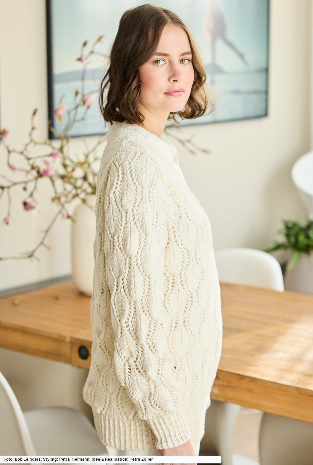 Modellansicht Bild 4: Jacke im Blattmuster