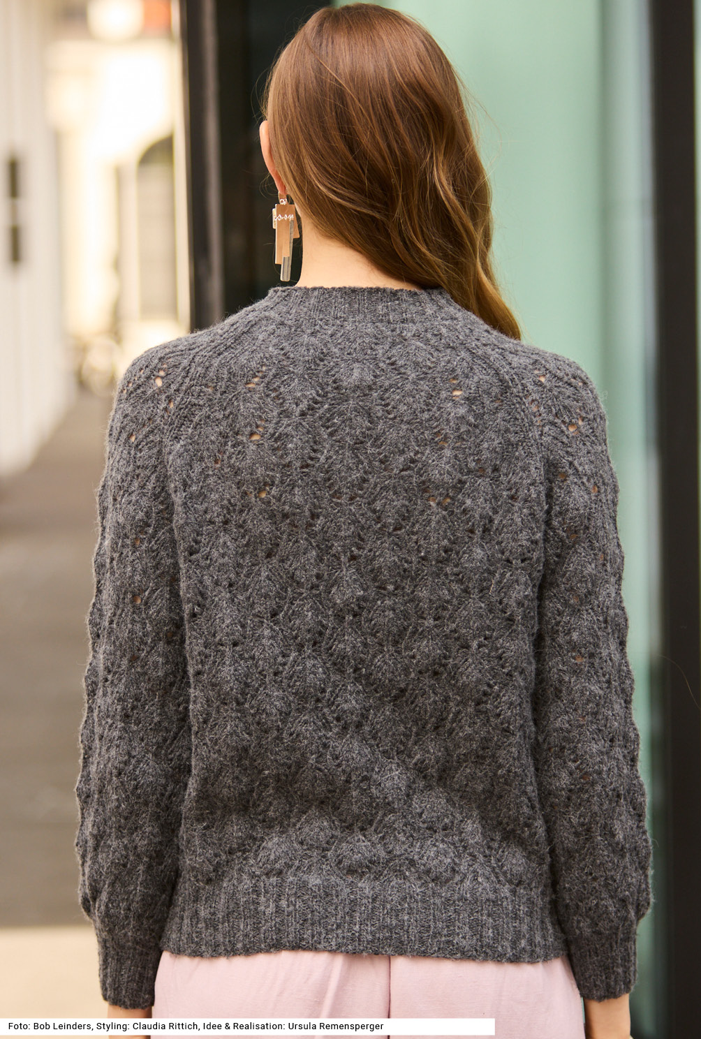 Modellansicht Bild 5: Raglanpulli mit Ajourmuster