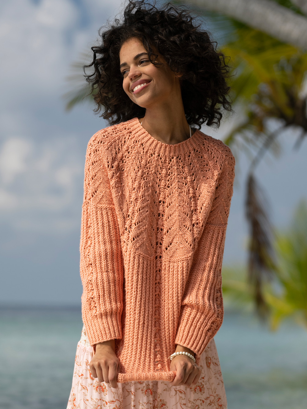 Modellansicht Bild 1: Pulli mit Rundpasse und Noppen