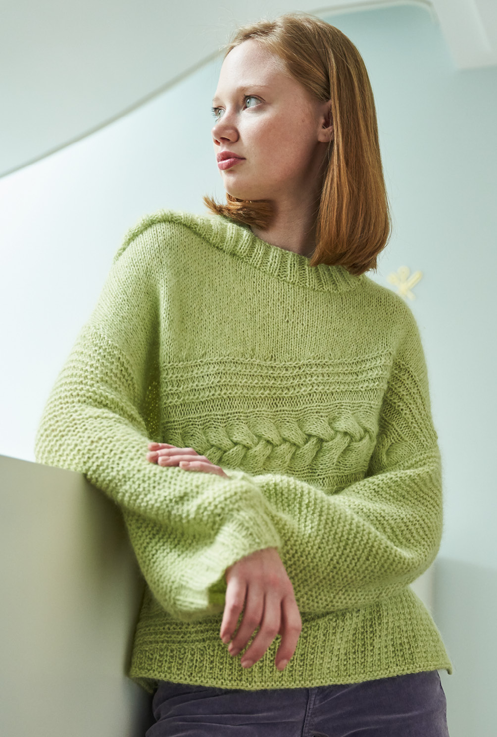 Modellansicht Bild 2: Pulli mit schräg verlaufendem Zopf