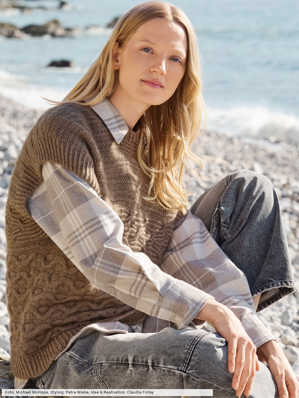 Modellansicht Bild 1: Quergestrickter Pullunder