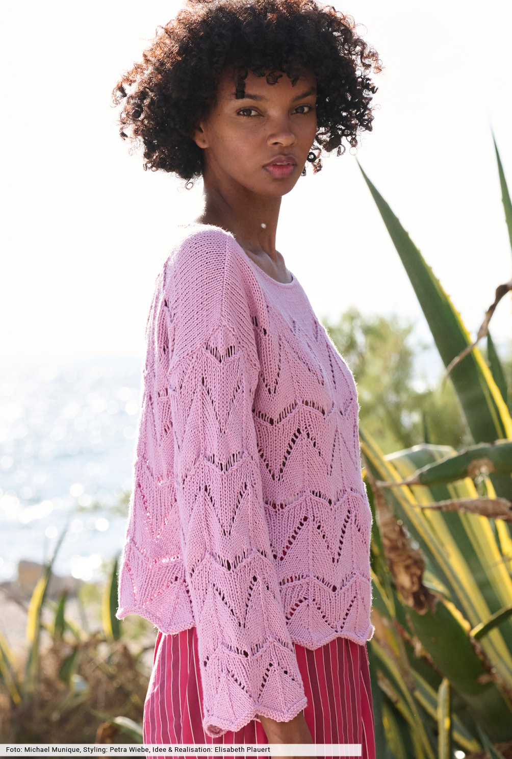 Modellansicht Bild 5: Pulli in Zackenoptik