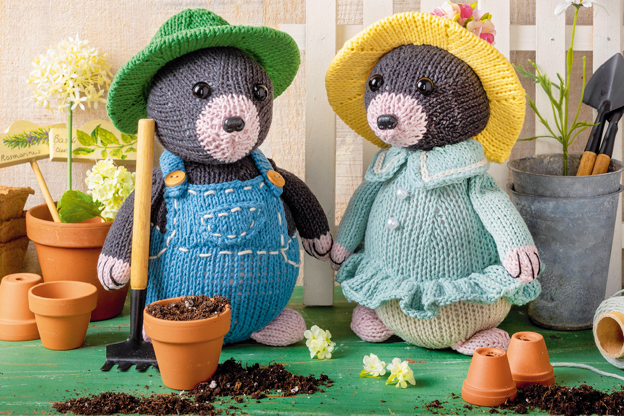 Modellansicht Bild 1: Gestrickte Dekofiguren: Herr und Frau Maulwurf