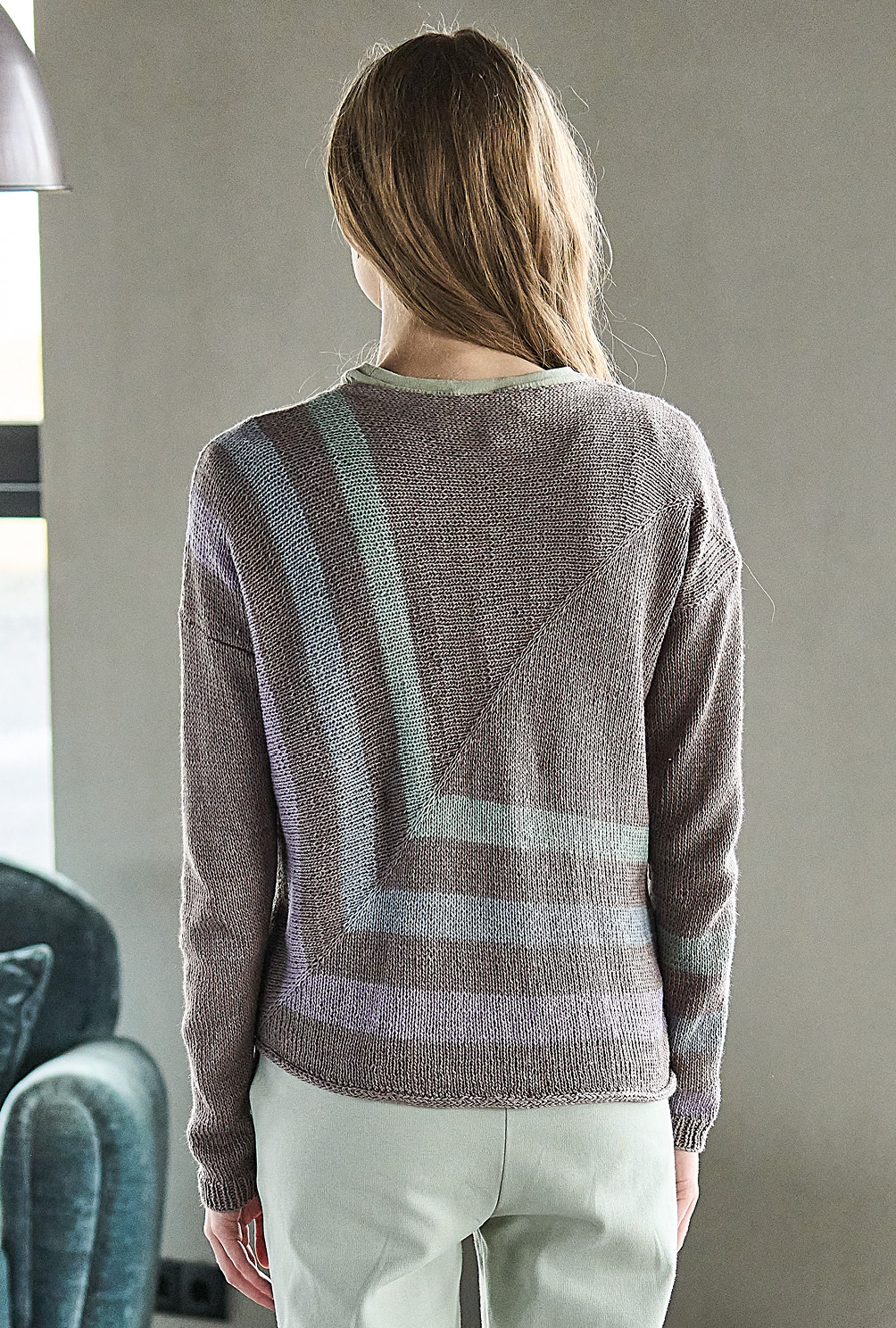 Diagonal gestrickter Pulli