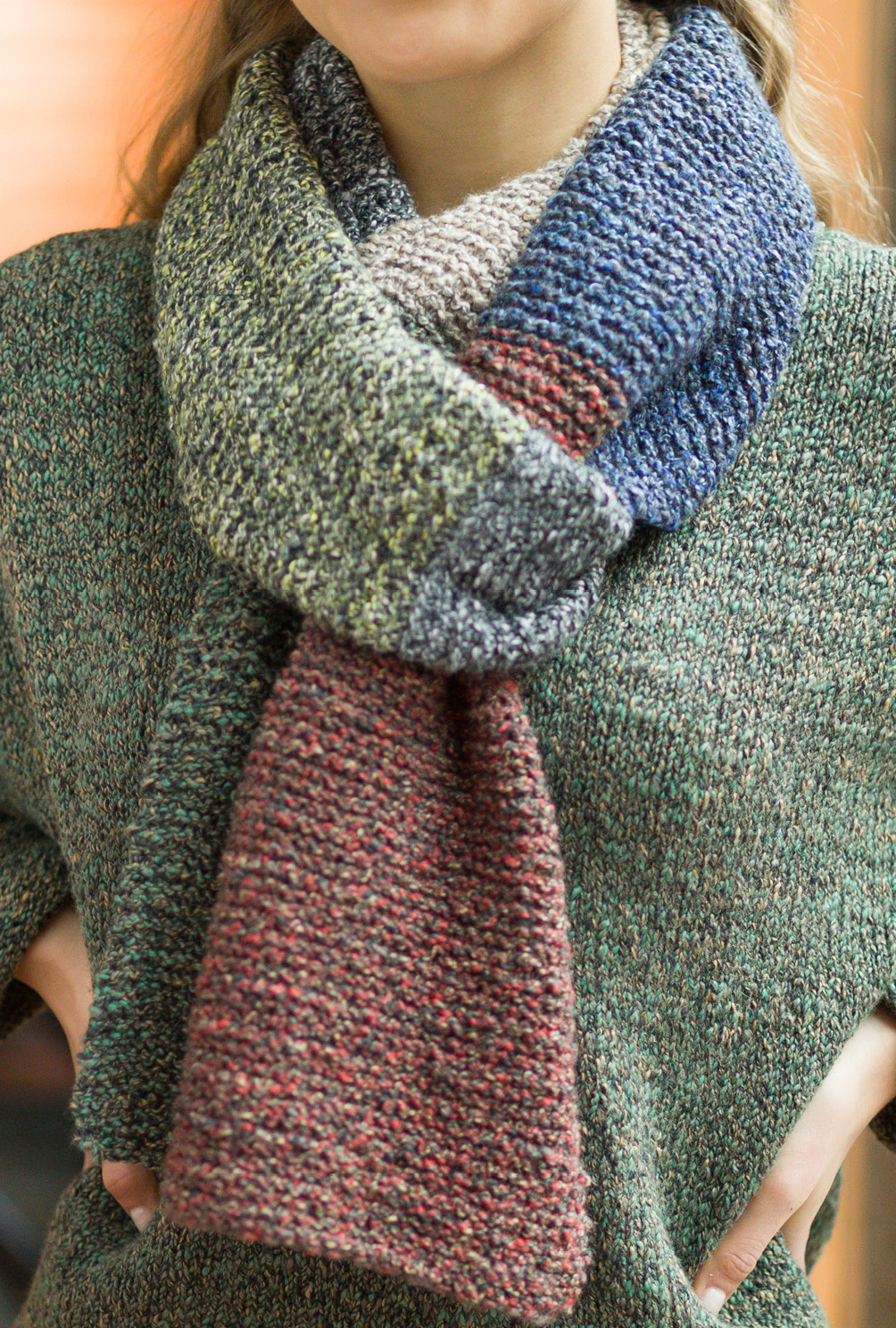 Strickset Akiko - Schal mit breiten Streifen in sechs Farben