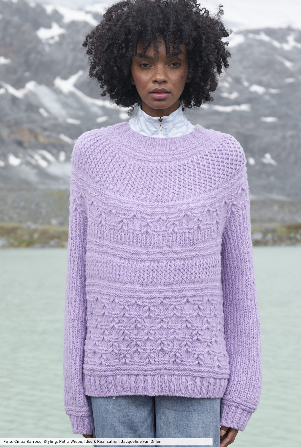 Modellansicht Bild 2: Mustermix-Pulli mit Rundpasse