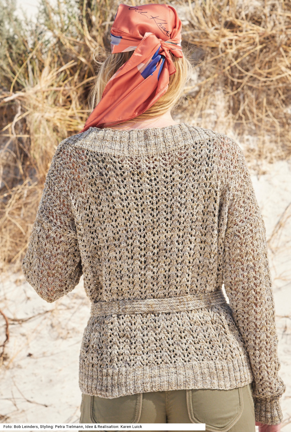 Modellansicht Bild 5: Jacke mit Ajourmuster und Gürtel in Braun