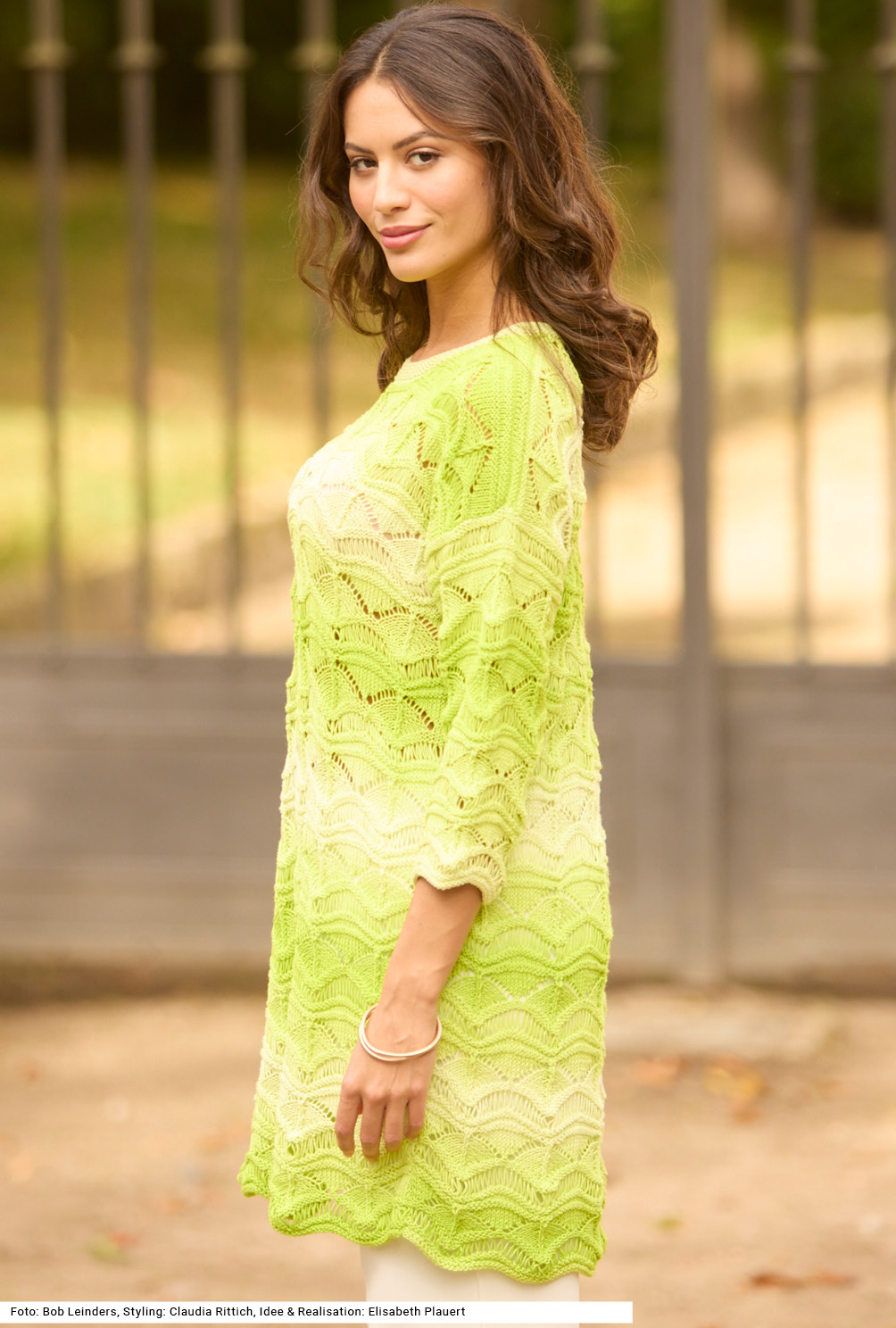 Modellansicht Bild 3: Tunika mit Wellenmuster