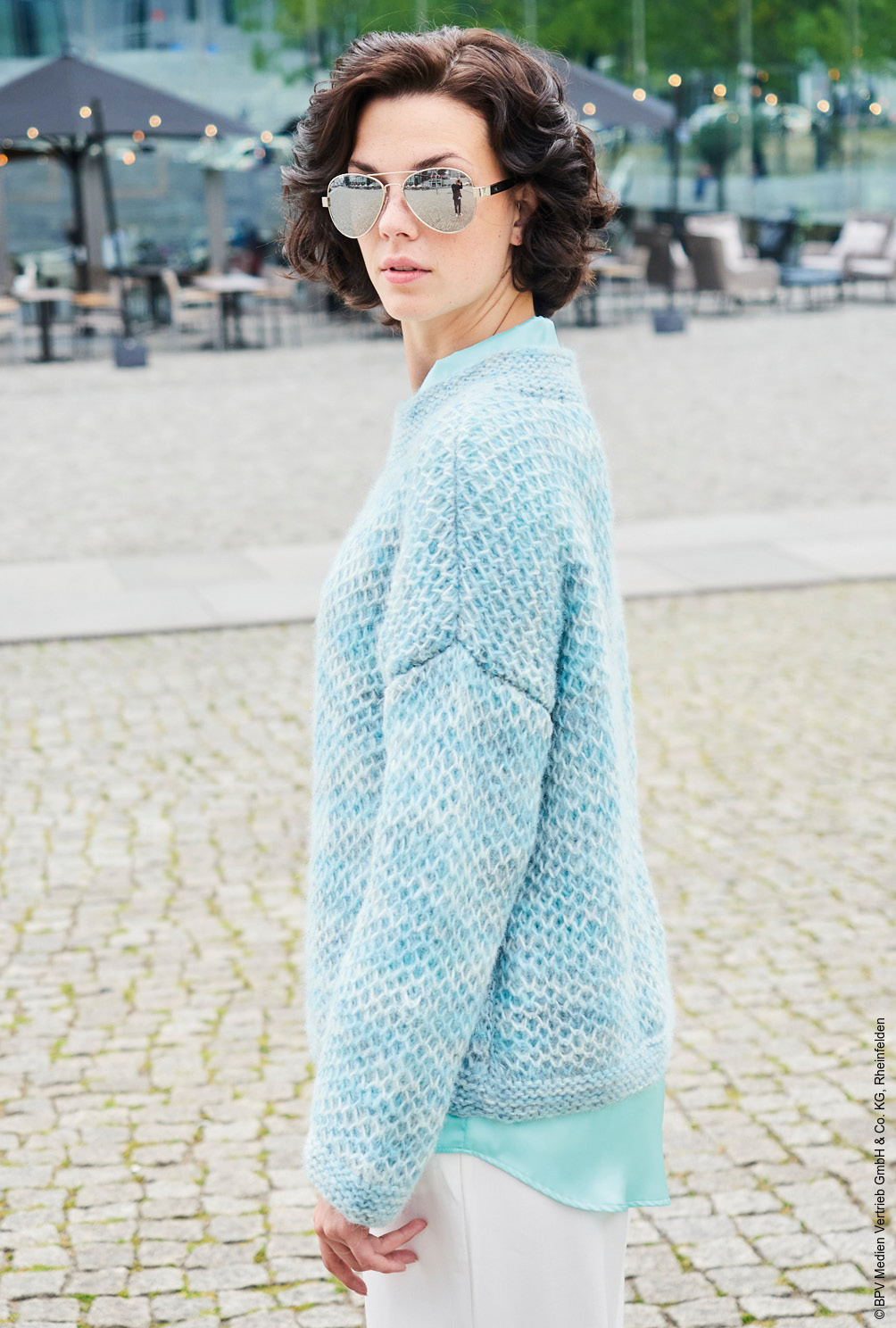 Modellansicht Bild 3: Pulli mit Stehkragen im Netzpatent