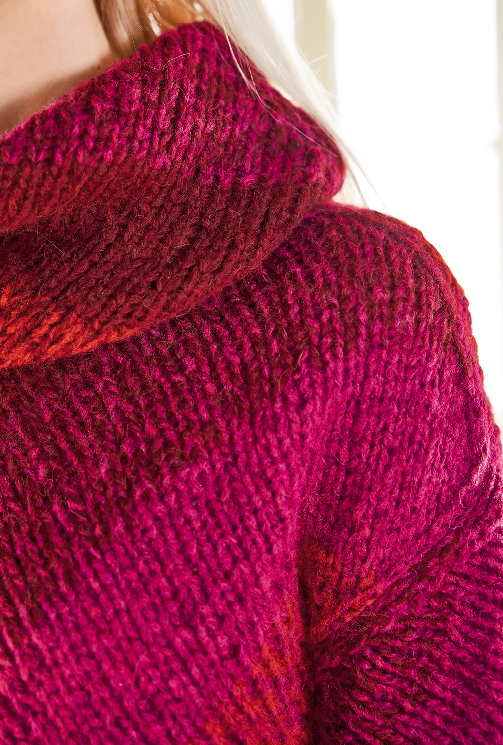 Pulli mit Loop in Rot-Tönen