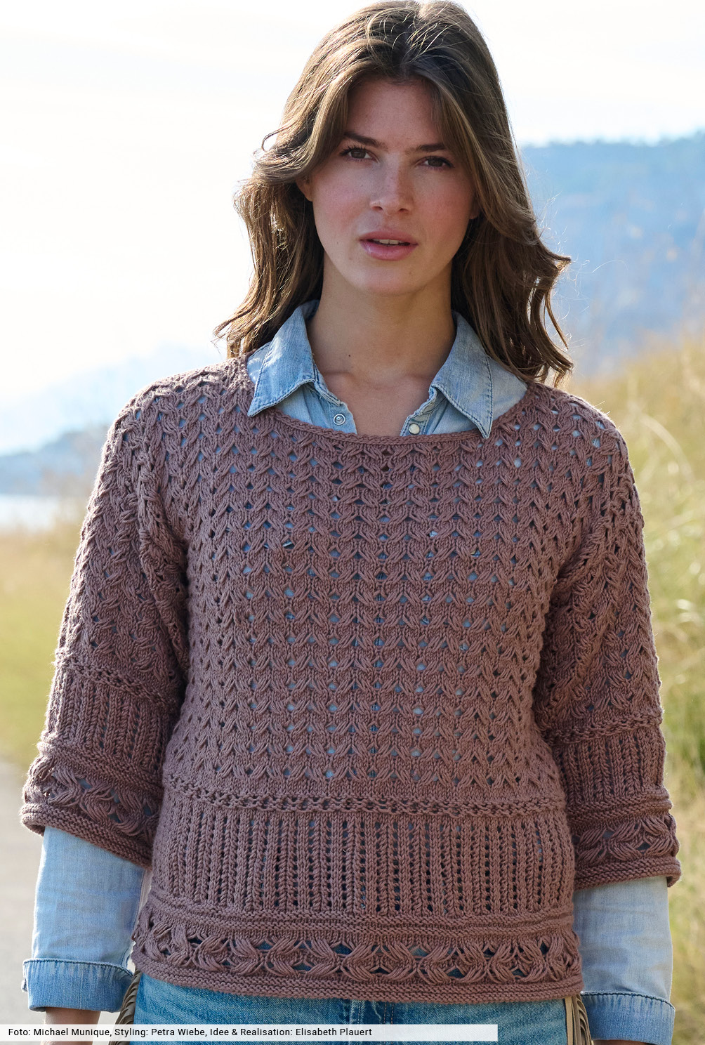 Modellansicht Bild 2: Pulli in Nougatbraun