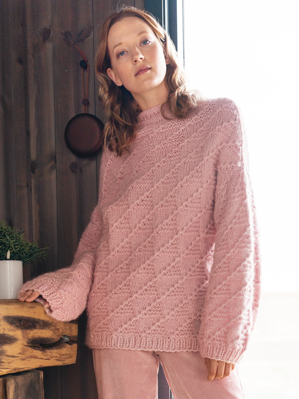 Modellansicht Bild 1: Pulli im Strukturmuster