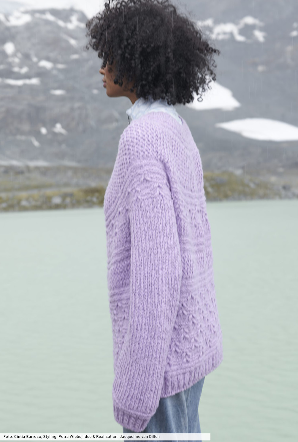 Modellansicht Bild 3: Mustermix-Pulli mit Rundpasse