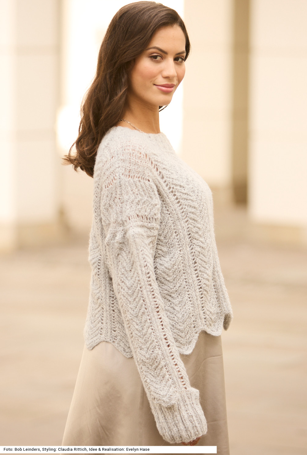 Modellansicht Bild 4: Pulli mit Zackenmuster