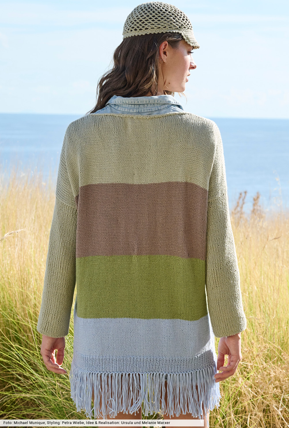 Modellansicht Bild 5: Streifenpulli mit Kappe