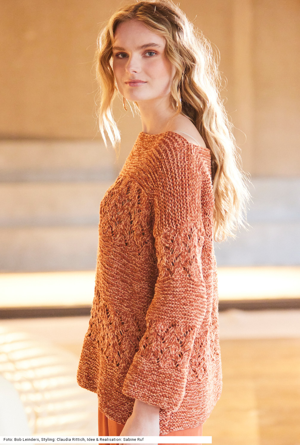 Modellansicht Bild 3: Pullover mit Ajourmuster