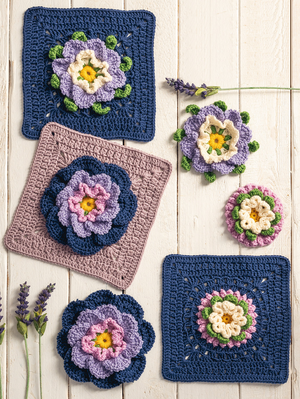 XXL-Granny-Square-Decke mit Blüten-Grannys (mit Lehrgang)