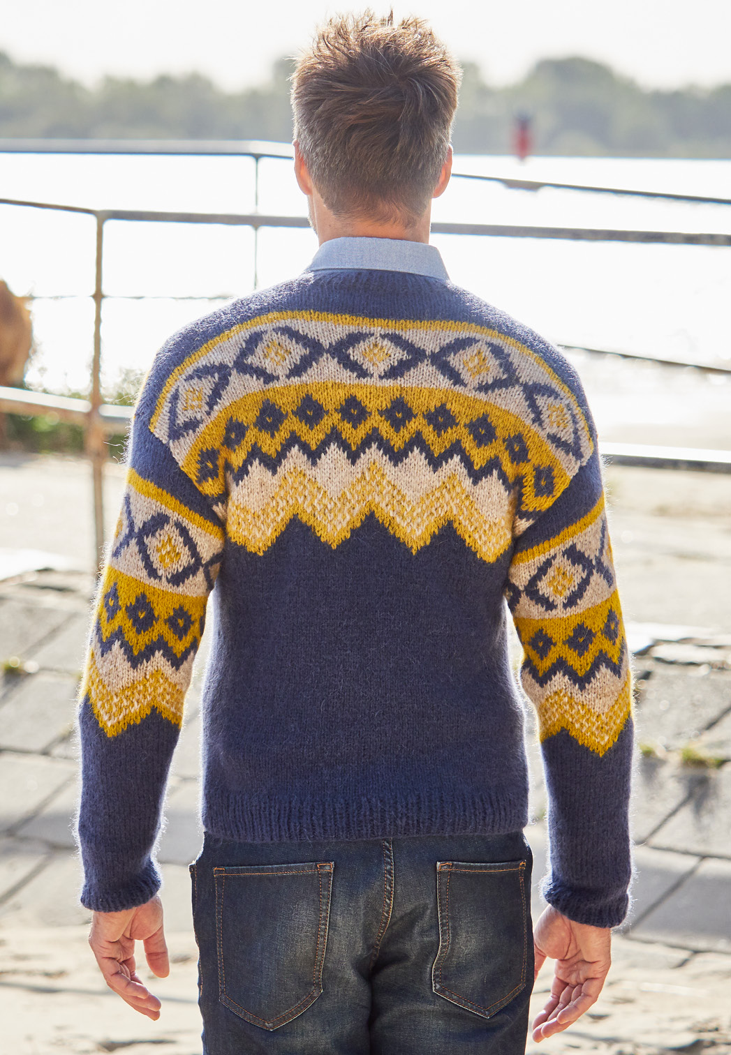 Modellansicht Bild 4: Flauschige Jacquard-Jacke