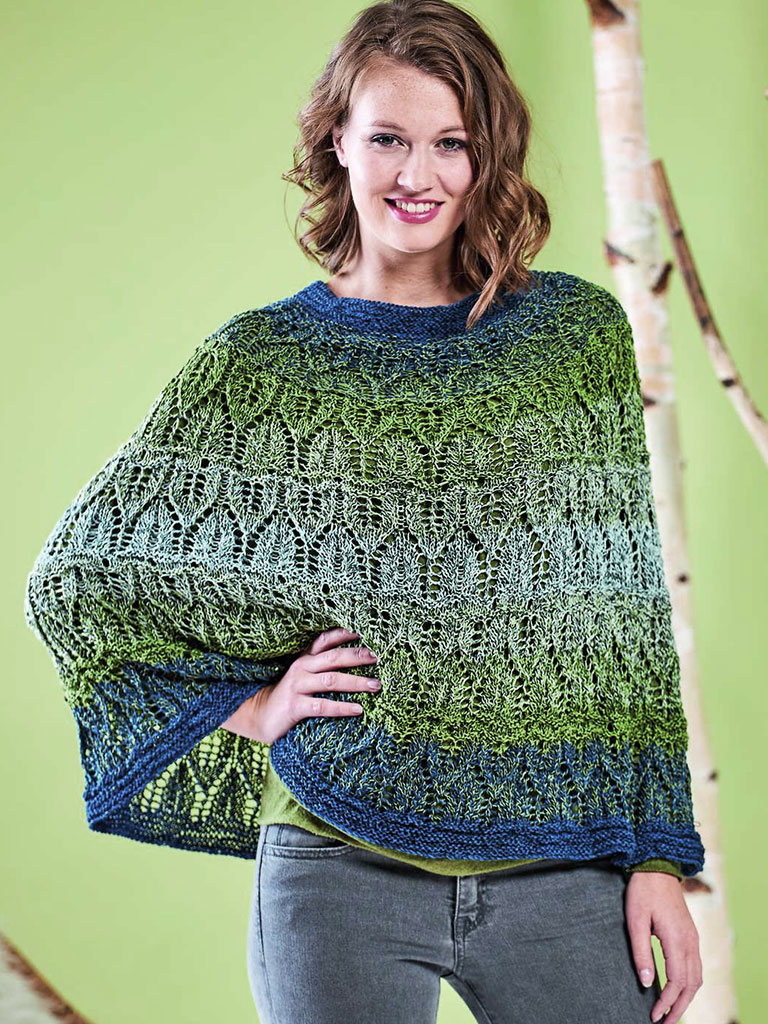 Woolly Hugs Poncho mit einem herrlichen Farbverlauf und gestricktem Lochmuster