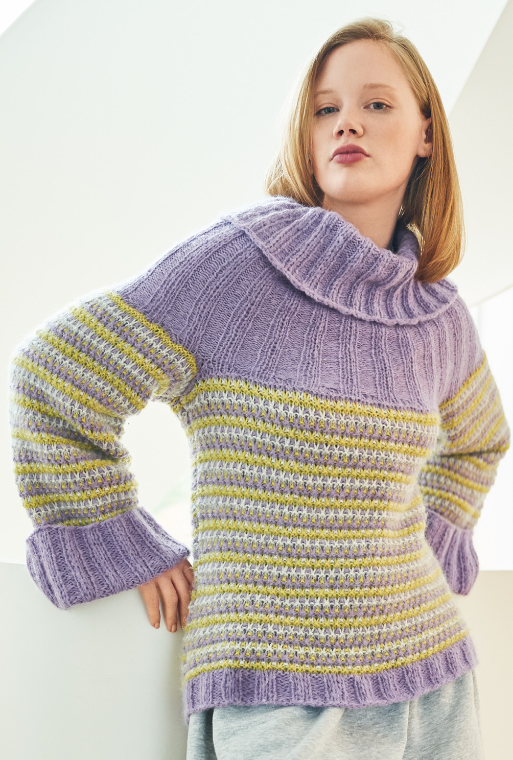 Modellansicht Bild 3: Allday-Pulli mit Rippenpasse und extra weiten Ärmeln