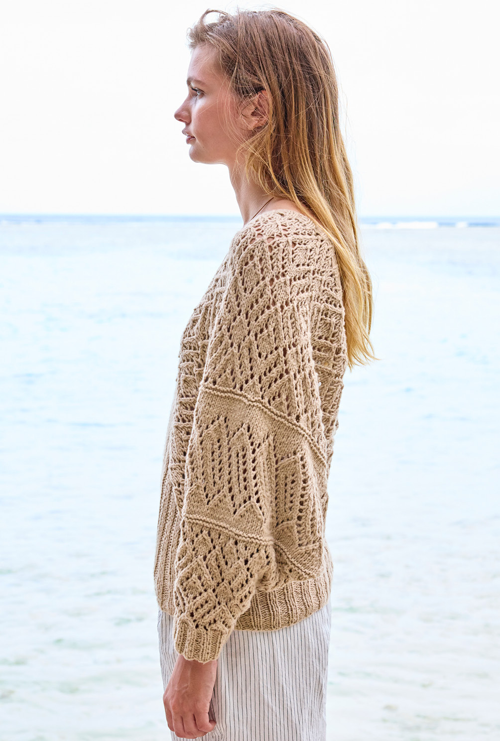 Modellansicht Bild 6: Extravaganter Fledermauspulli im sommerlichem Design