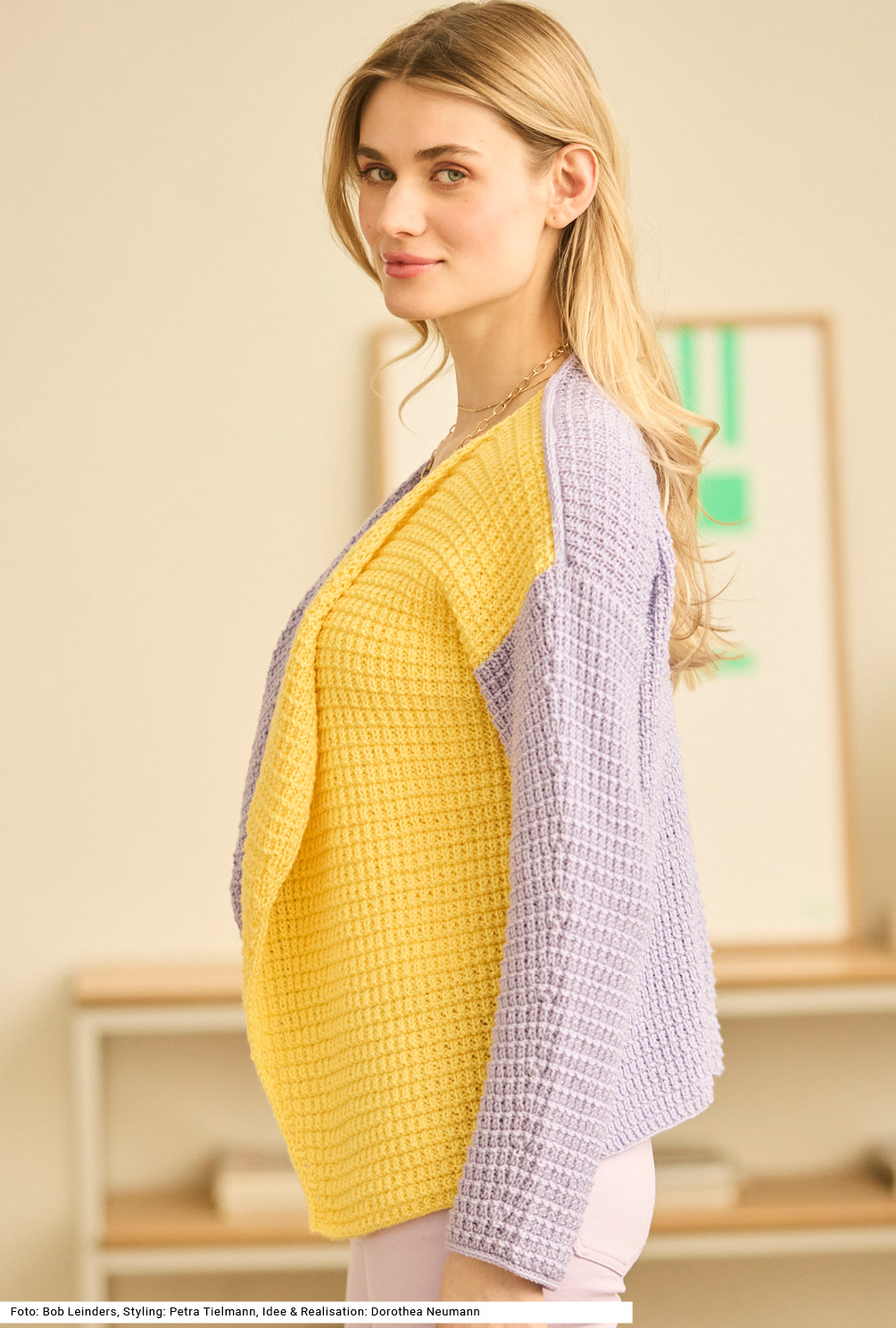 Modellansicht Bild 3: Zweifarbige Jacke