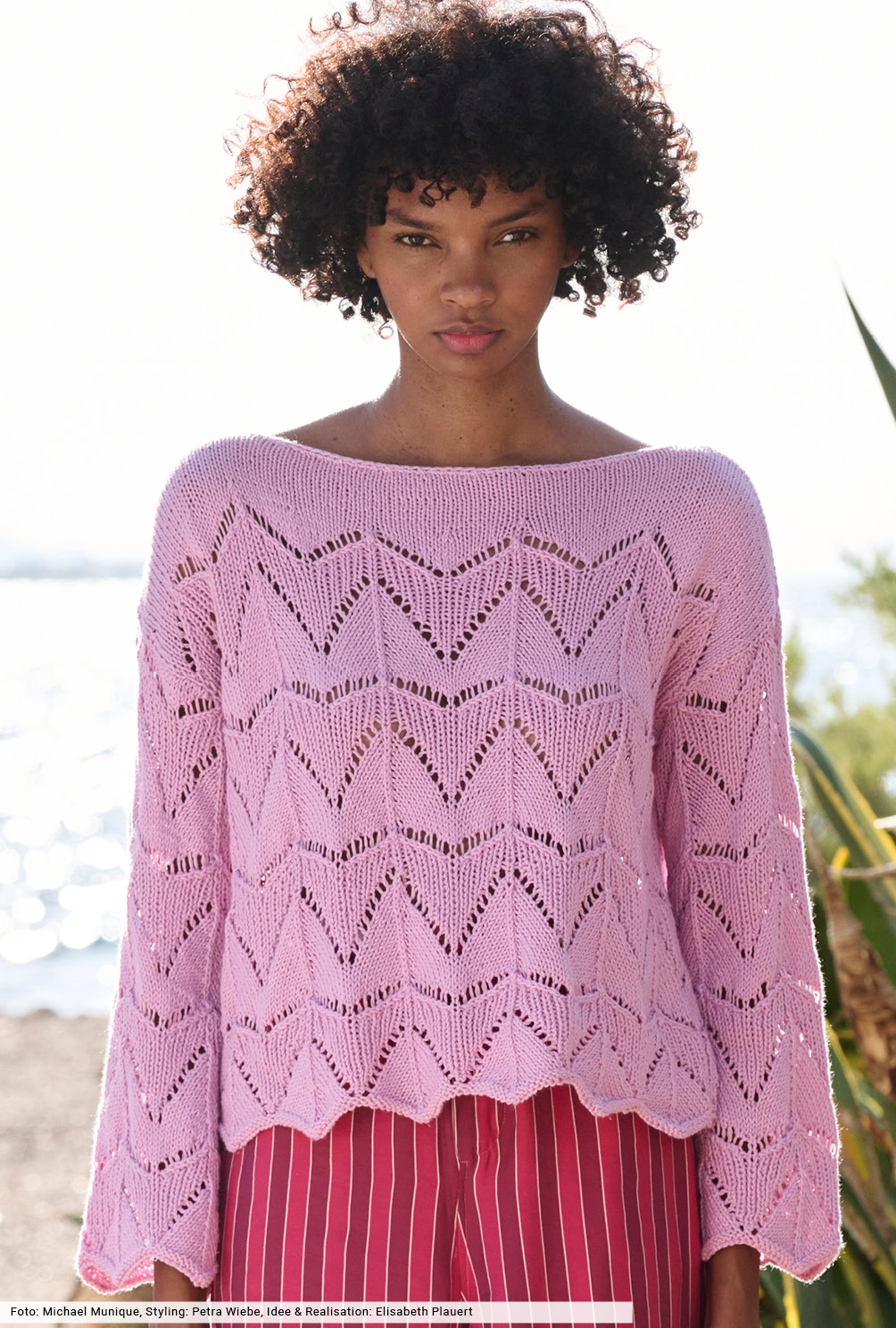 Modellansicht Bild 2: Pulli in Zackenoptik