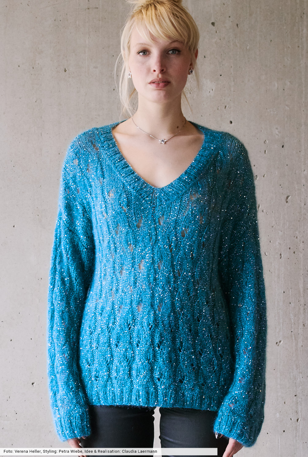 Modellansicht Bild 3: Pulli mit Ajourmuster-Streifen und Pailetten