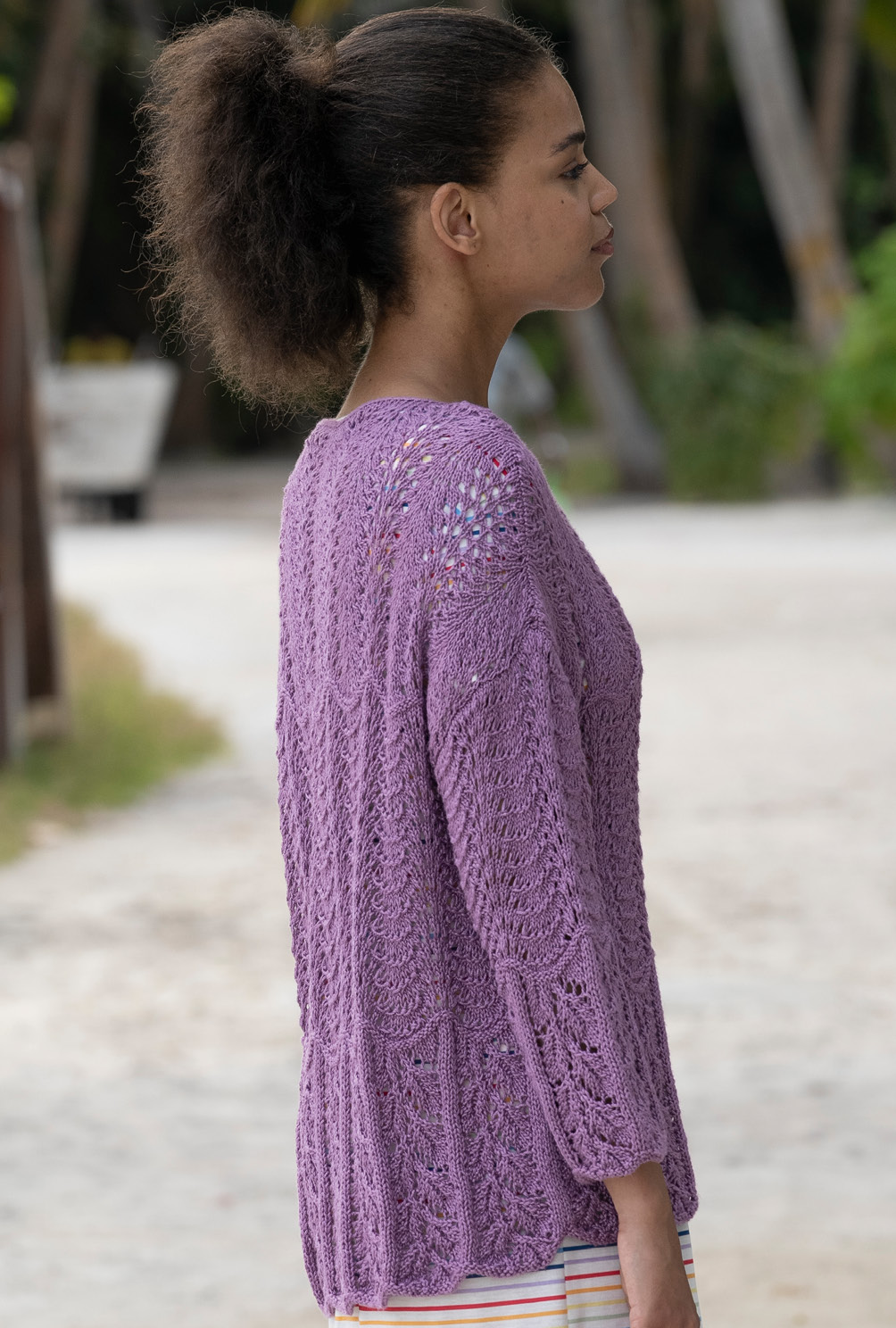 Modellansicht Bild 5: Mustermixpulli in Lavendel
