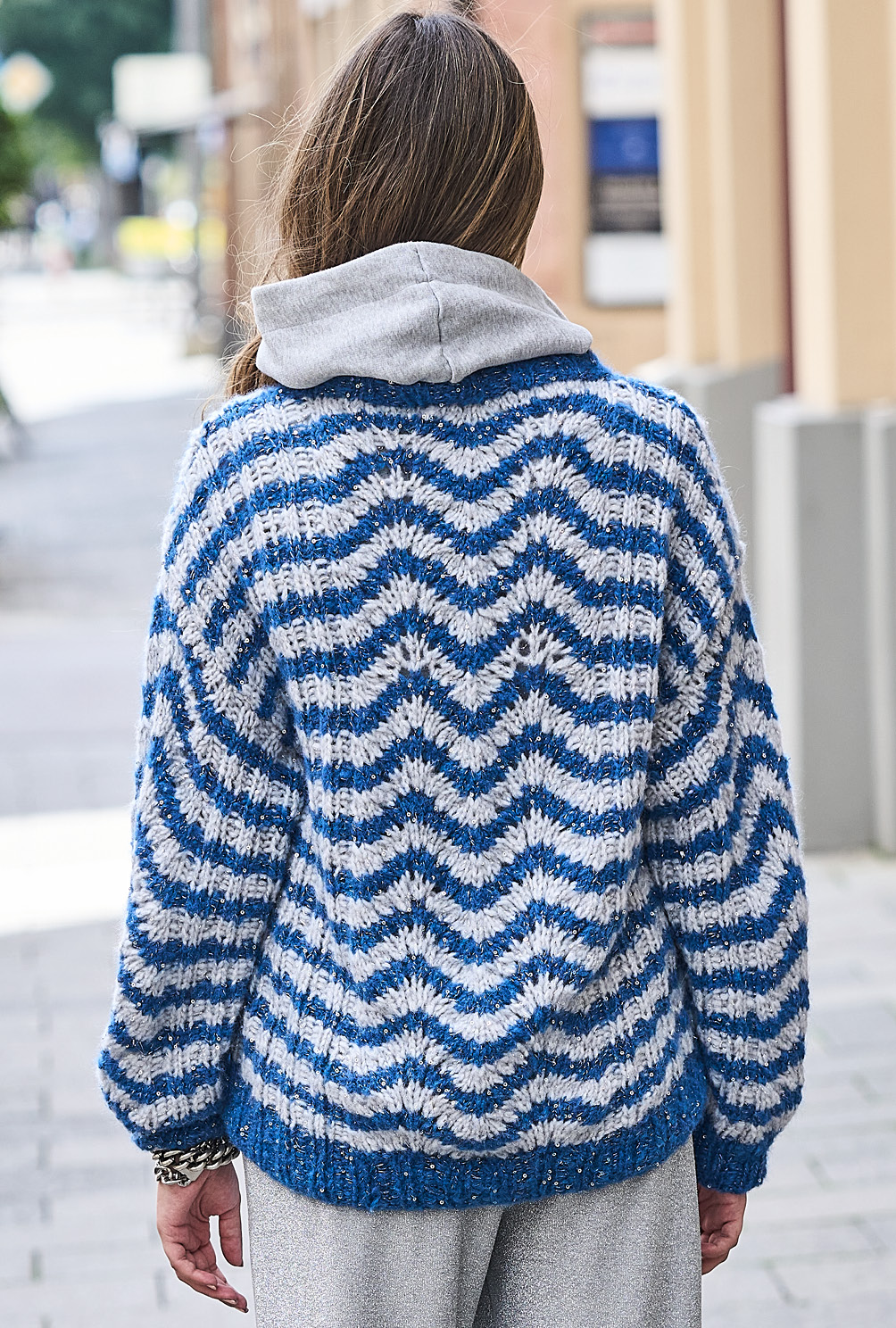 Modellansicht Bild 6: Pulli im Pfauenmuster