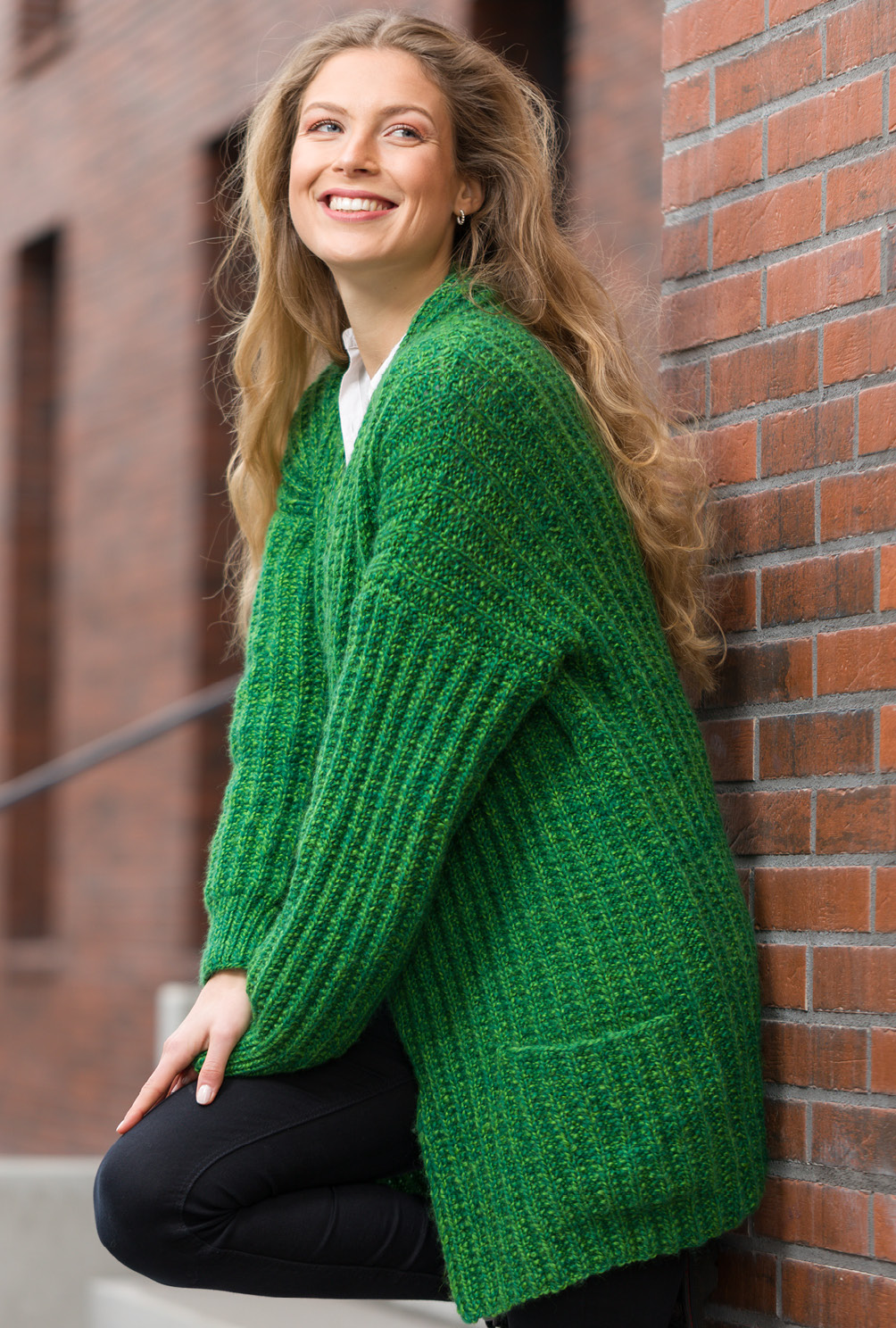 Midori - Smargdgrüner Cardigan in falschem Patentmuster