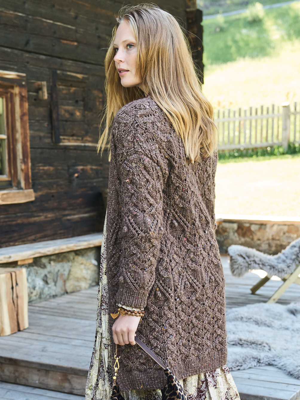 Modellansicht Bild 1: Jacke im Mustermix