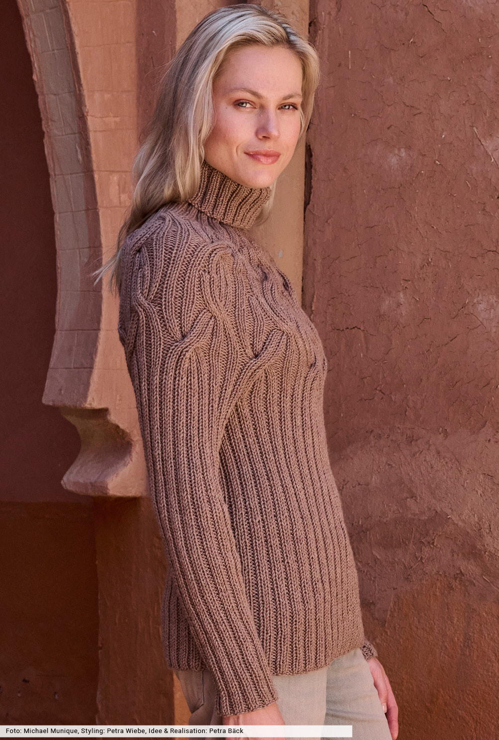 Modellansicht Bild 4: Pulli mit Zopfpasse